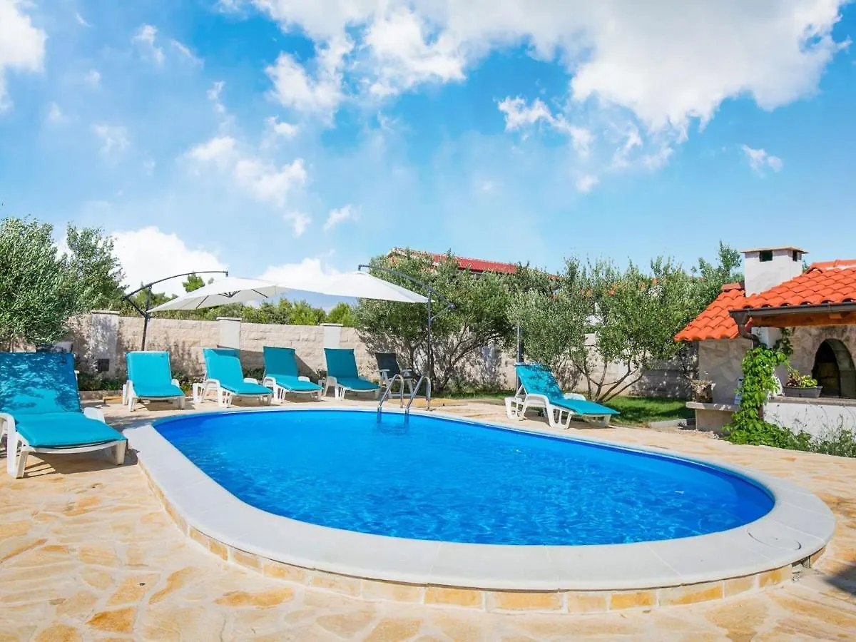 Spacious Holiday Home In Kakma With Private Pool Croatia